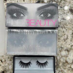HUDA BEAUTY Lana #10 Black Lashes